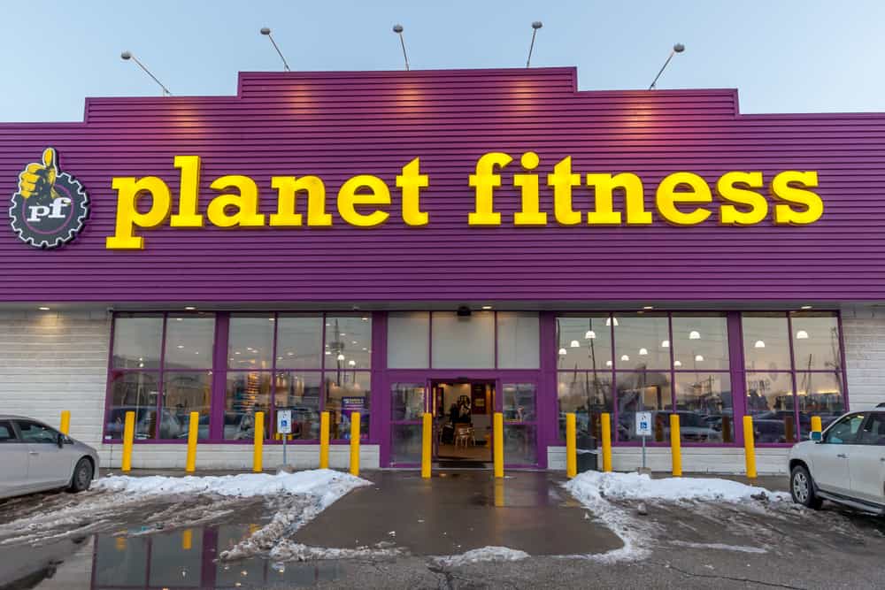 Planet-Fitness-front-view-in-Toronto